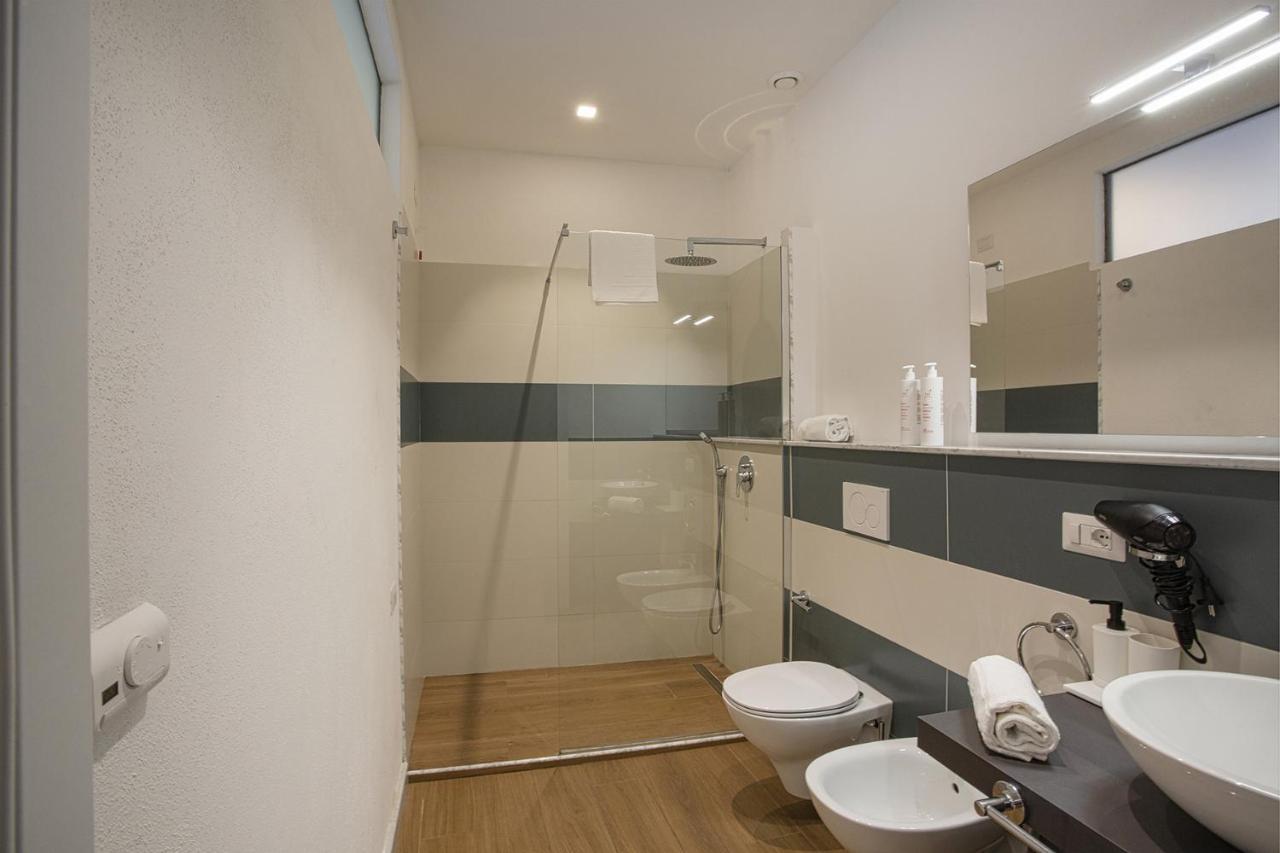 Family Flat In The City Center By Wonderful Italy Genoa Bagian luar foto